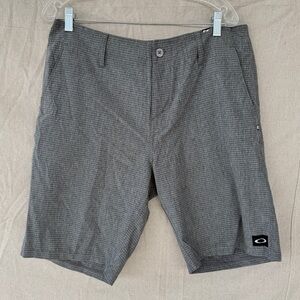 Oakley Men's Charcoal Gray Golf Shorts Size Waist 34